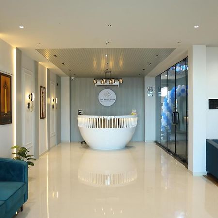 Hotel The Parker Inn By Kbnt Group Surat Eksteriør billede