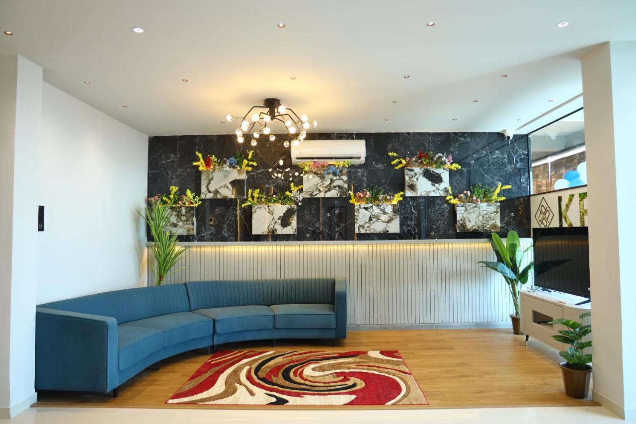Hotel The Parker Inn By Kbnt Group Surat Eksteriør billede