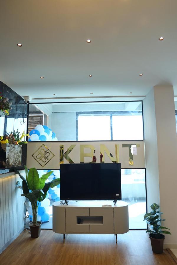 Hotel The Parker Inn By Kbnt Group Surat Eksteriør billede