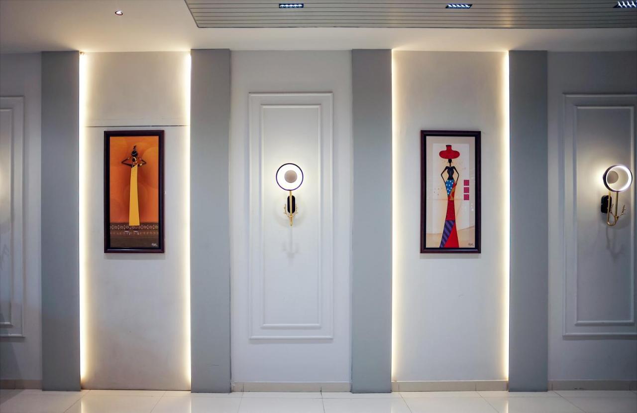 Hotel The Parker Inn By Kbnt Group Surat Eksteriør billede