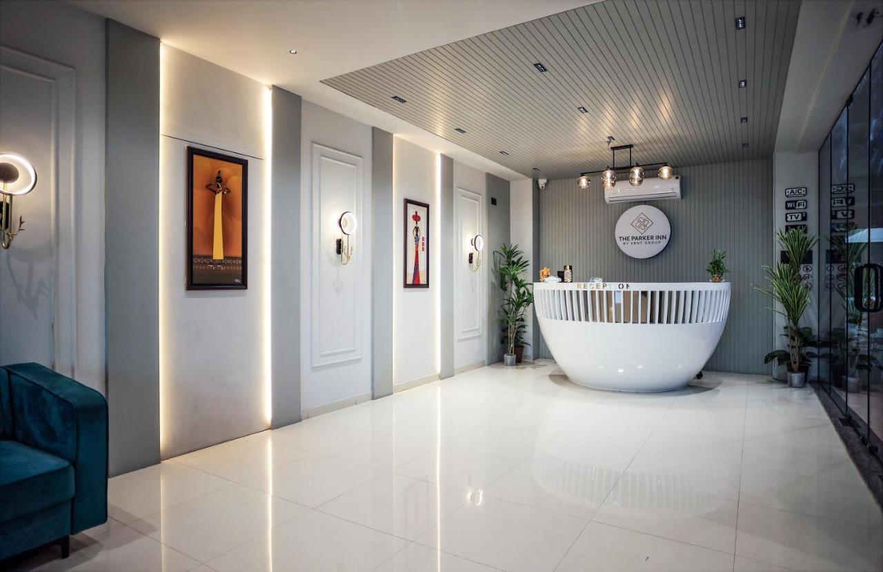 Hotel The Parker Inn By Kbnt Group Surat Eksteriør billede