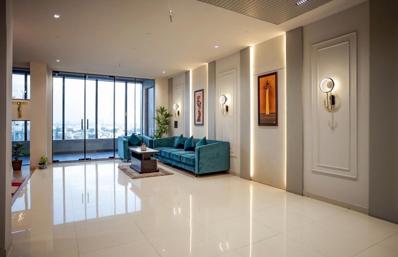 Hotel The Parker Inn By Kbnt Group Surat Eksteriør billede