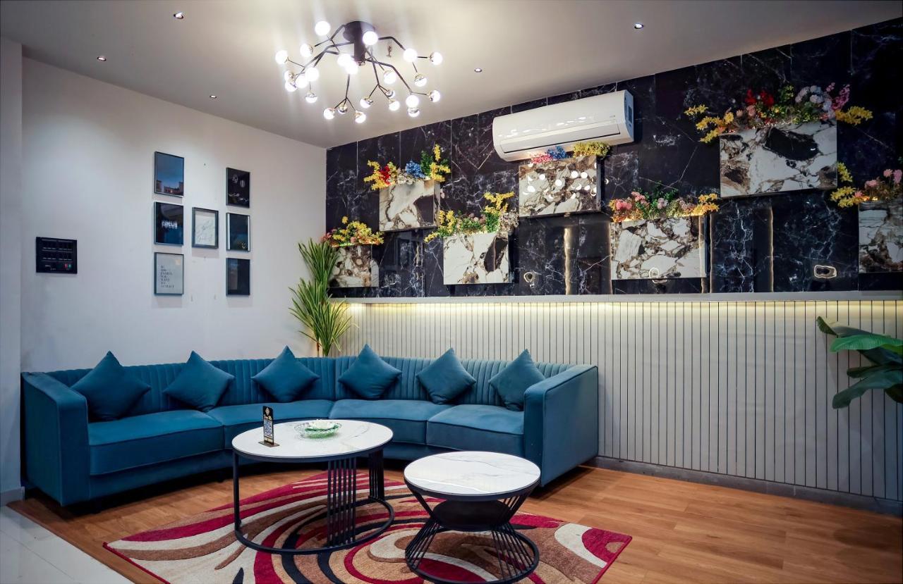 Hotel The Parker Inn By Kbnt Group Surat Eksteriør billede