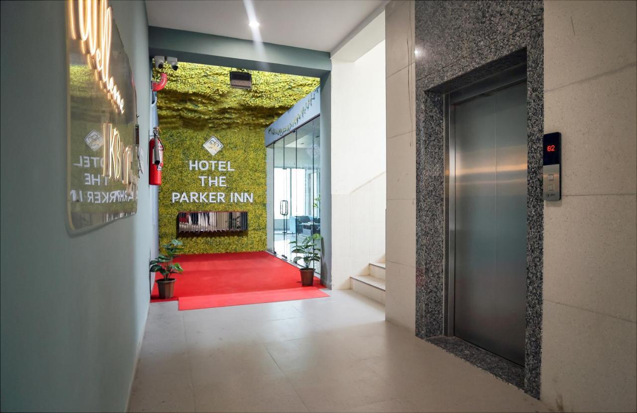 Hotel The Parker Inn By Kbnt Group Surat Eksteriør billede