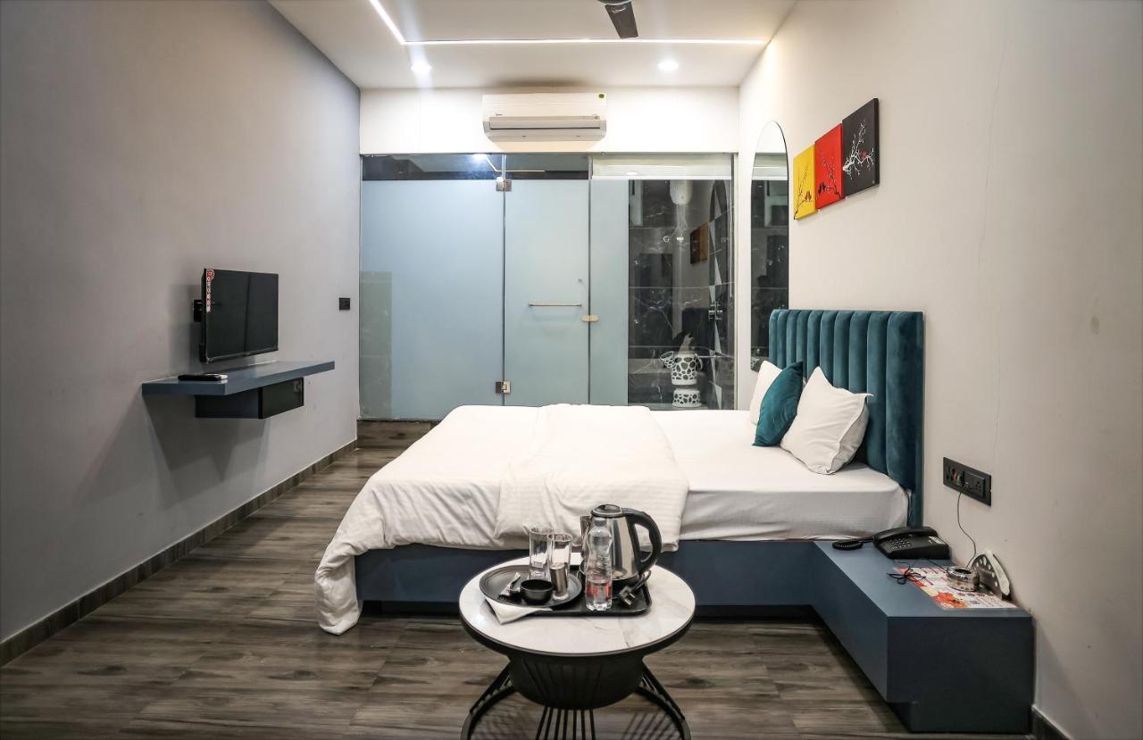 Hotel The Parker Inn By Kbnt Group Surat Eksteriør billede