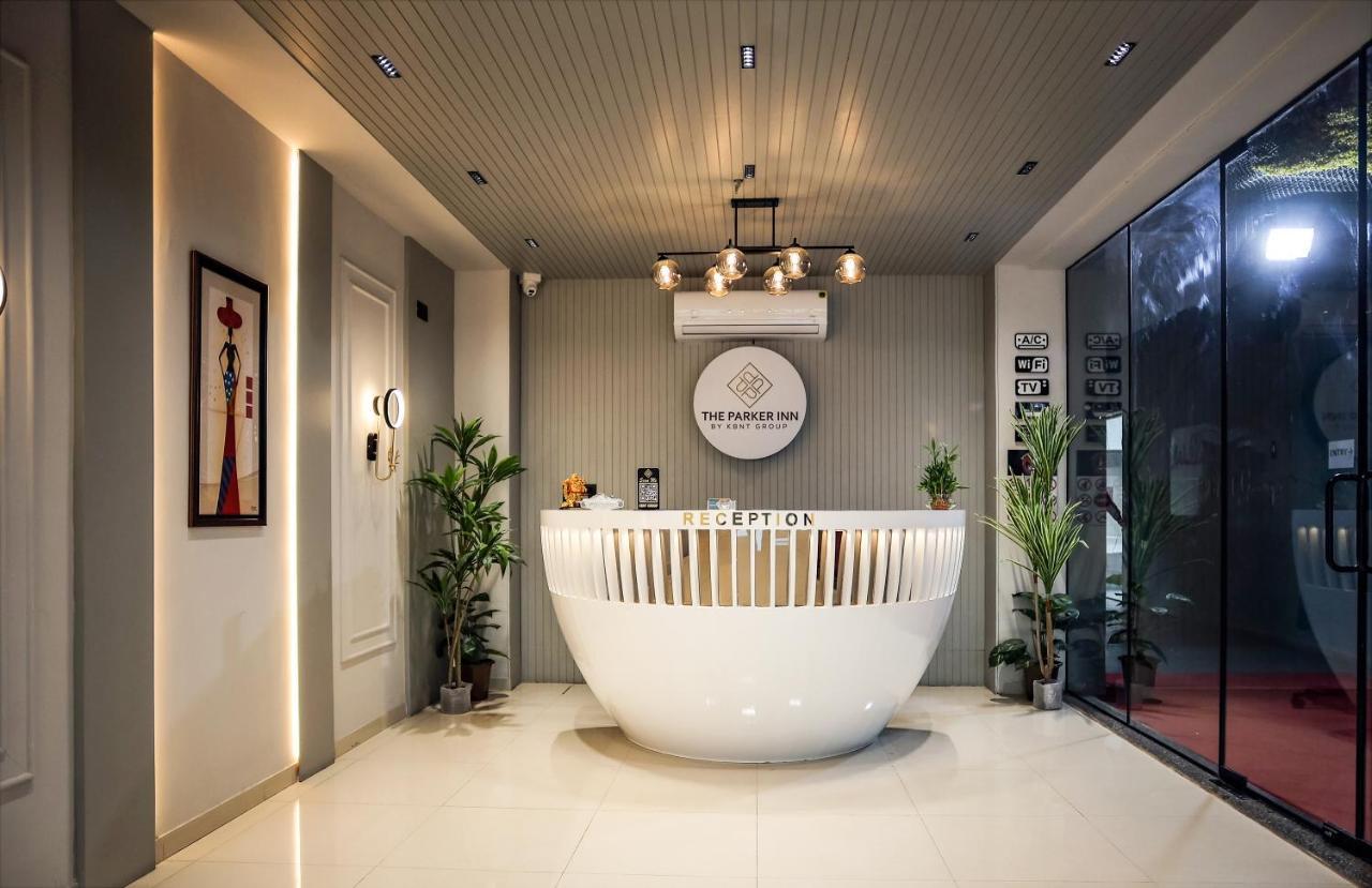 Hotel The Parker Inn By Kbnt Group Surat Eksteriør billede