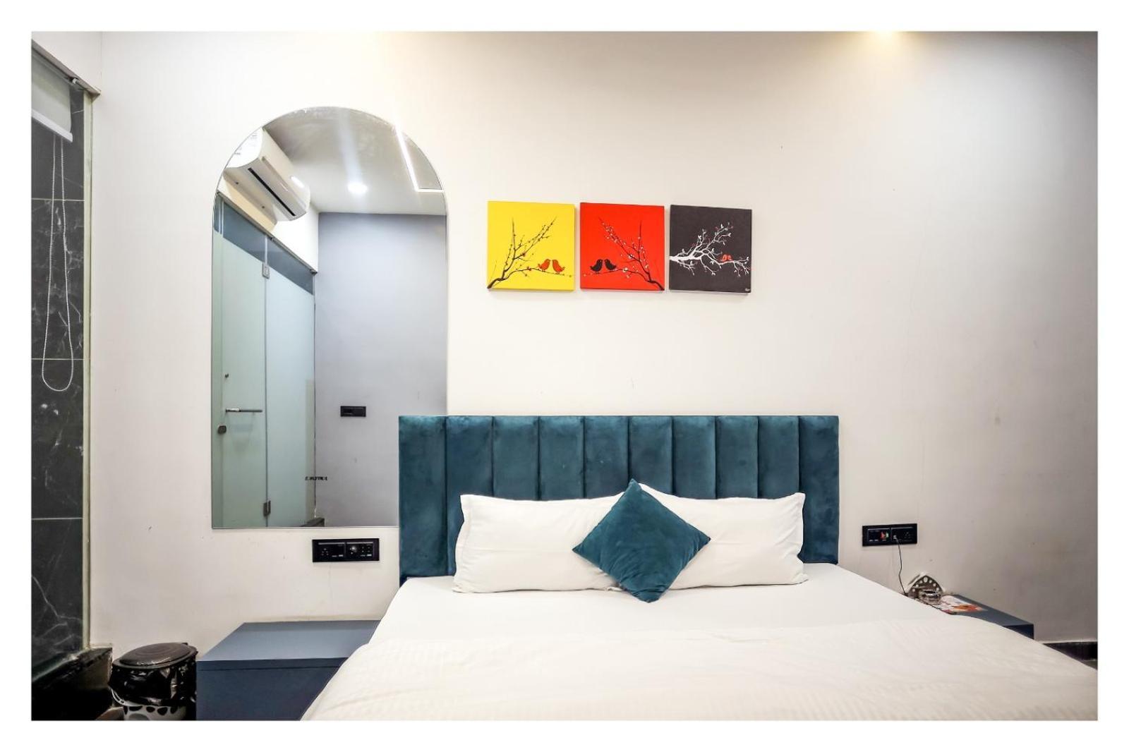 Hotel The Parker Inn By Kbnt Group Surat Eksteriør billede